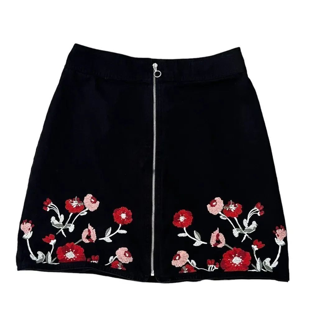 Loft floral embroidered black zipper front denim mini-skirt size 4